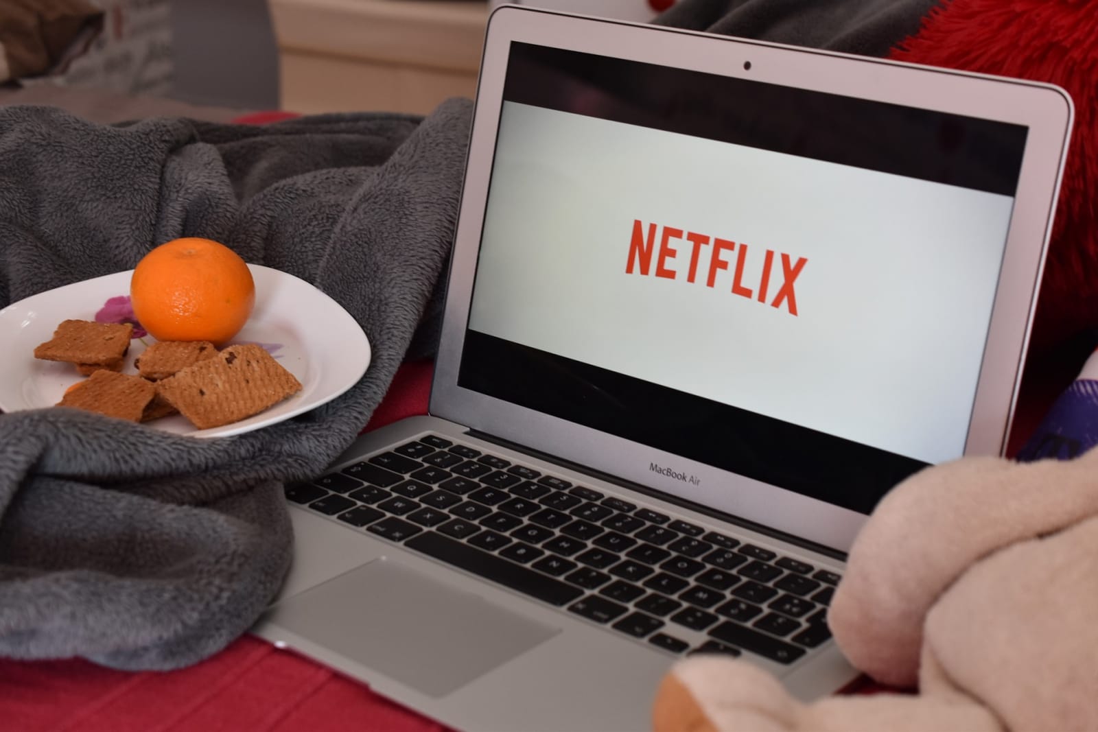 【快訊】Netflix擬推超低價有廣告方案 執行長點頭認：部分內容看不到