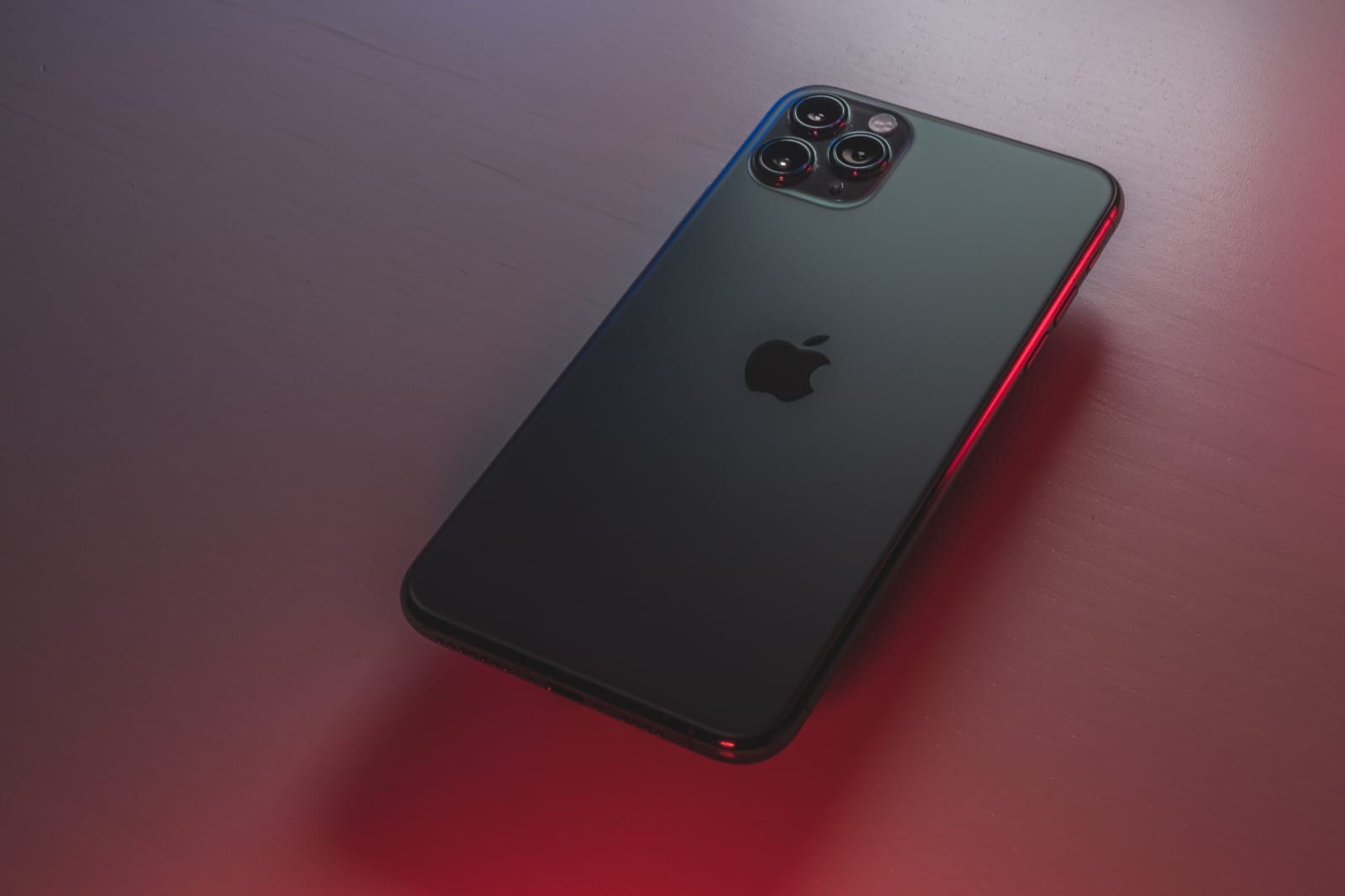 【手機專知】iPhone遺產聯絡人是什麼？如何將親友加入權限名單？
