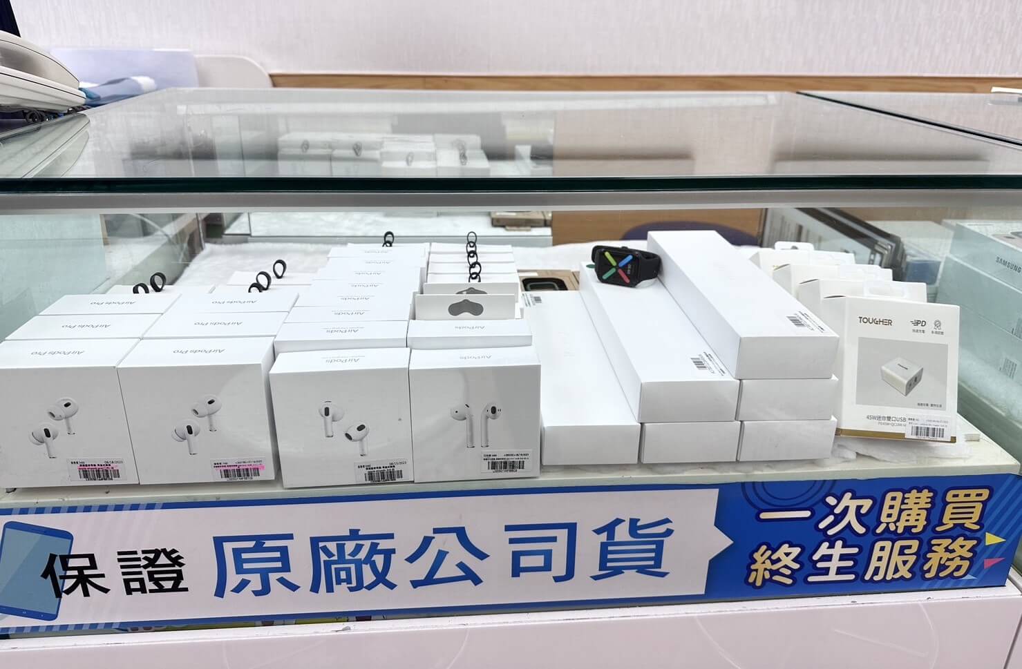 傑昇通信不只手機空機價格超低價，多功能的智慧型手錶、無線藍芽耳機也都超優惠！